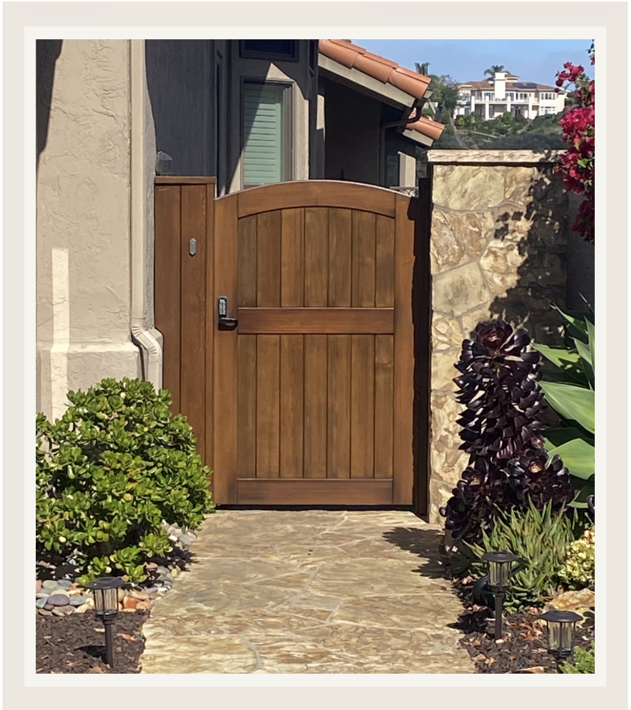 Signature Walkway Gate in Western Red Cedar